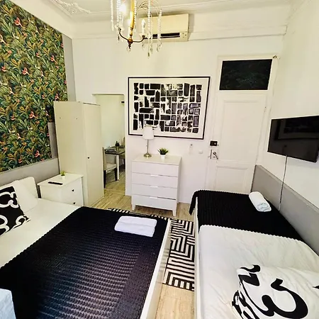 Luxury Flats Centre, Ideal For Tourists Apartment