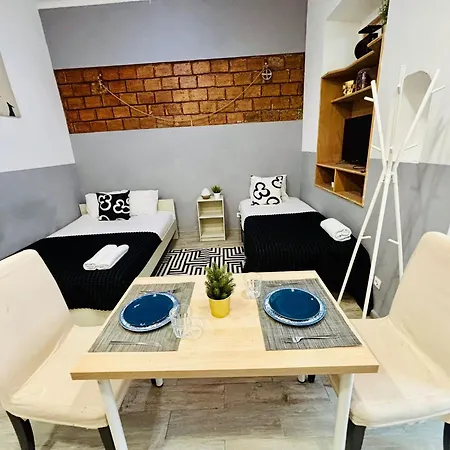 Luxury Flats Centre, Ideal For Tourists Apartment *
