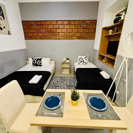 Luxury Flats Centre, Ideal For Tourists Daire
