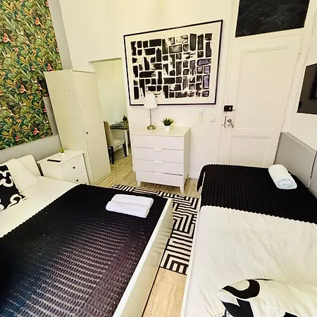 Luxury Flats Centre, Ideal For Tourists 아파트 *